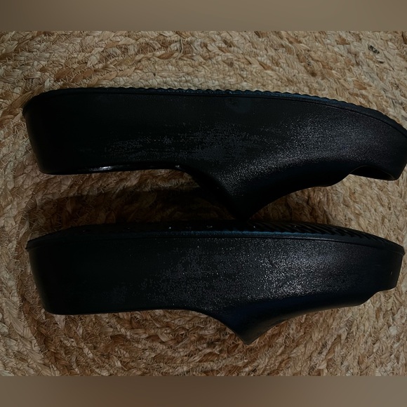 women’s rubber slides - Picture 4 of 4